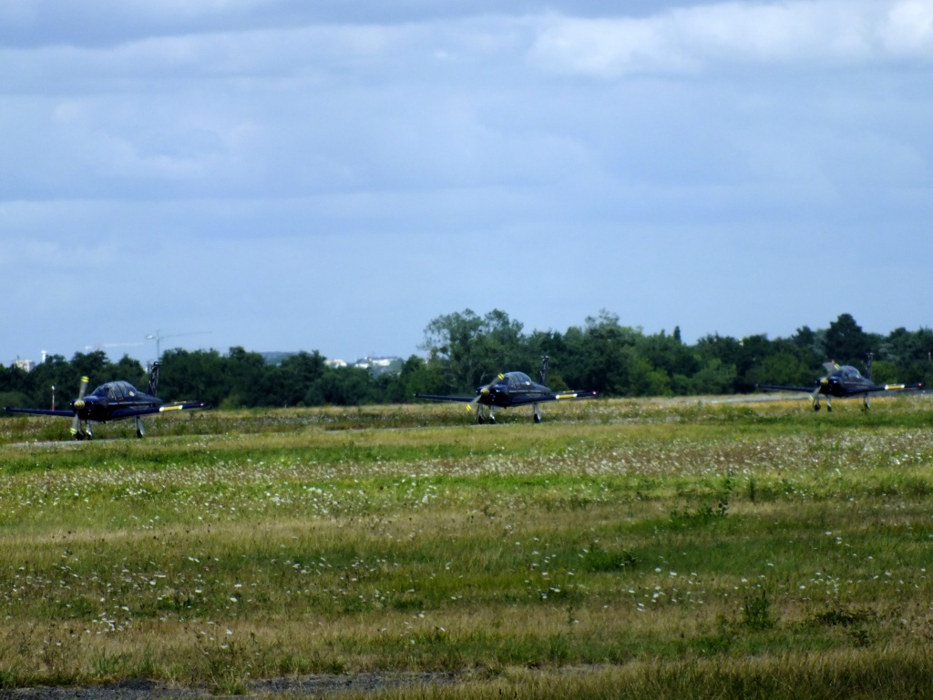 Spotting du 24/08/2013 : Patrouille de France + Transall + Cartouches dorrés - Page 2 650440Aoutn11578