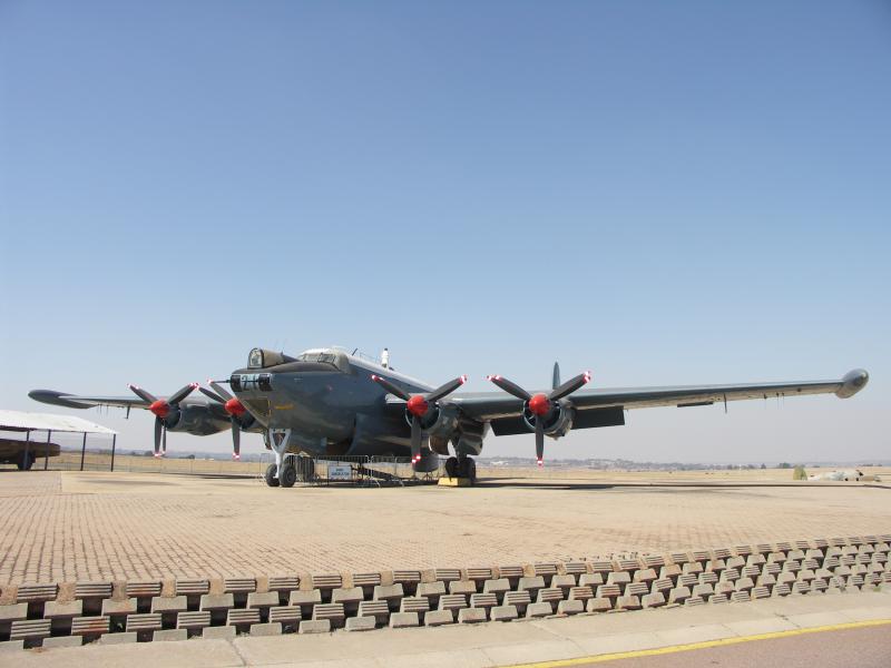 AVRO SHACKLETON 664589SAAFAvroShackleton001