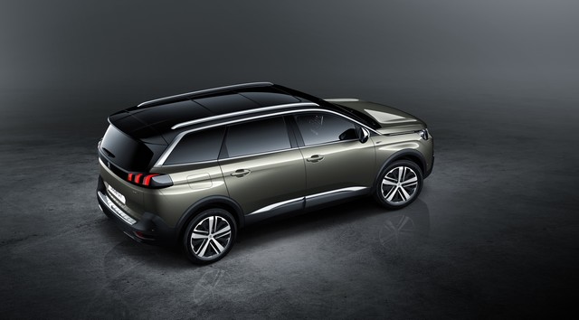 Nouvelle PEUGEOT 5008 - Le SUV entre dans une nouvelle dimension 677667PEUGEOT50080709STYP006