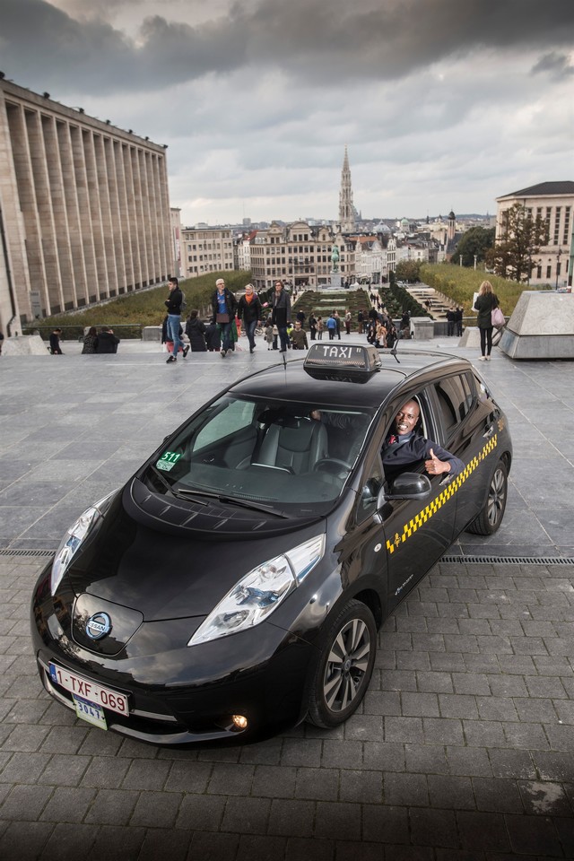 Nissan LEAF Taxi : Chauffeur, A Bruxelles ! 6787331279871133