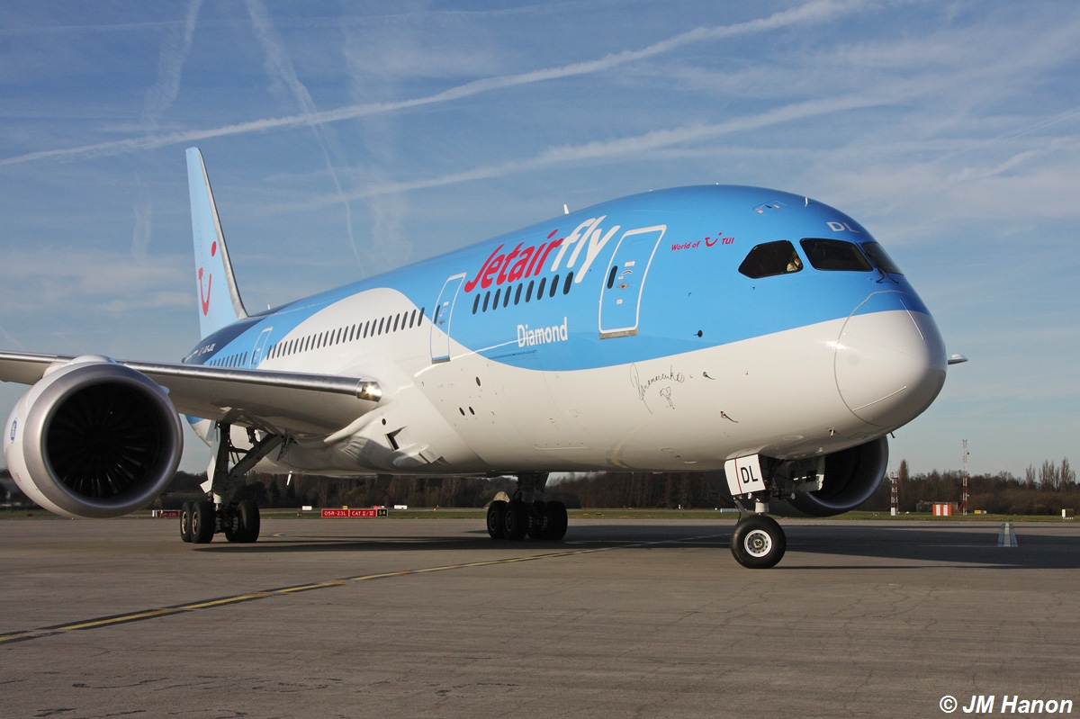 LGG 16.12.2013 (Dreamliner Jetairfly) 679759IMG0335GF