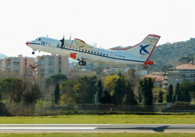 cannes - Aéroport Cannes-Mandelieu , LFMD-CEQ Mars 2016    - Page 3 688838calibra3