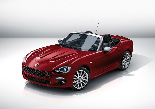 Le Fiat 124 Spider fête son premier cinquantenaire 688910151118Fiat124Spider05