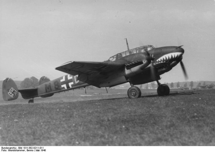 Après l'ATOM le ZERO de Kamikazero 693502BundesarchivBild101I3820211011FlugzeugMesserschmittMe110