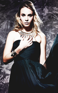 Leah Pipes  - avatars 200*320 pixels 700571leah4