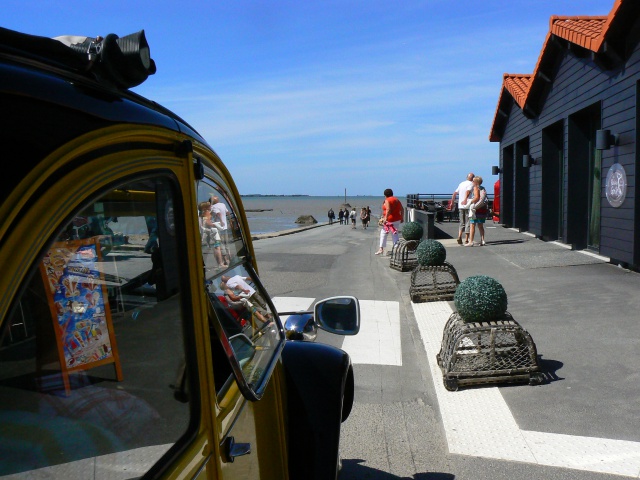 Avec ce beau soleil ..(2 CV) 704476P1170624