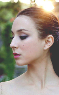 Troian Bellisario - avatars 200*320 pixels 705715tro