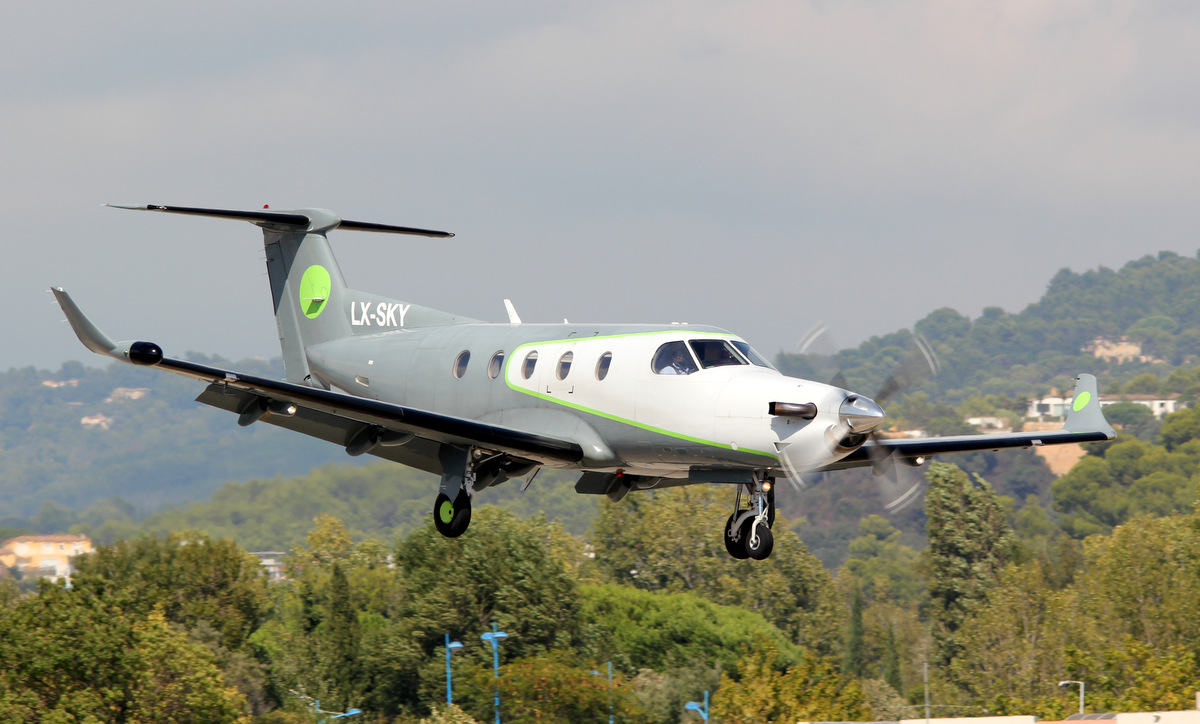 Aeroport Cannes - Mandelieu LFMD Septembre 2014 708794IMG7008