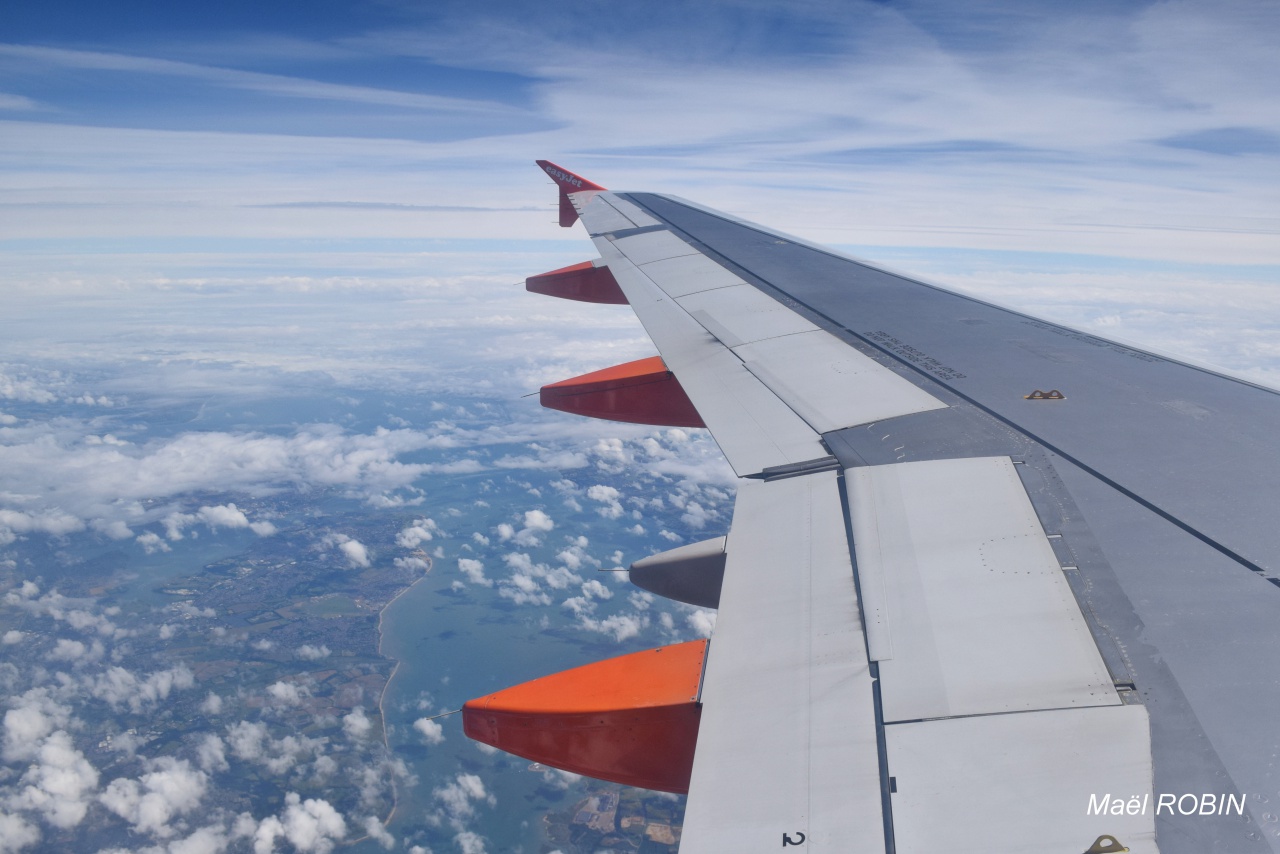 London Gatwick Airport (EGKK)  713556DSC00026