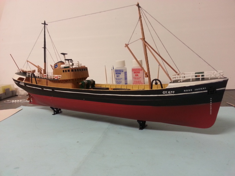 NorthSea Fishing Trawller de Revell au 1/142° - Page 2 720758CH27