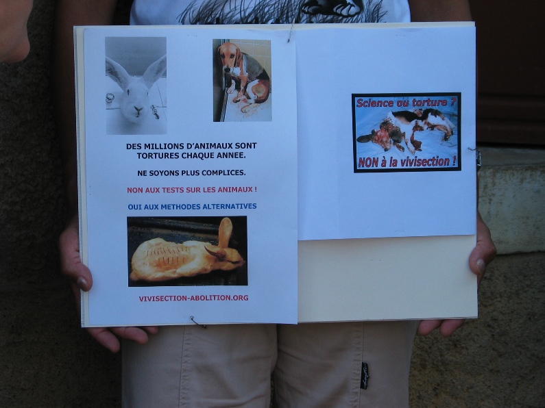 06 - Mézilles - L'élevage de la honte ! Manifestation du 10 septembre 2011. 721817IMG6123