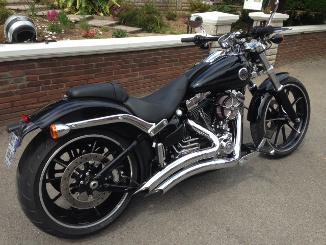 Softail Breakout - Page 12 722857image258