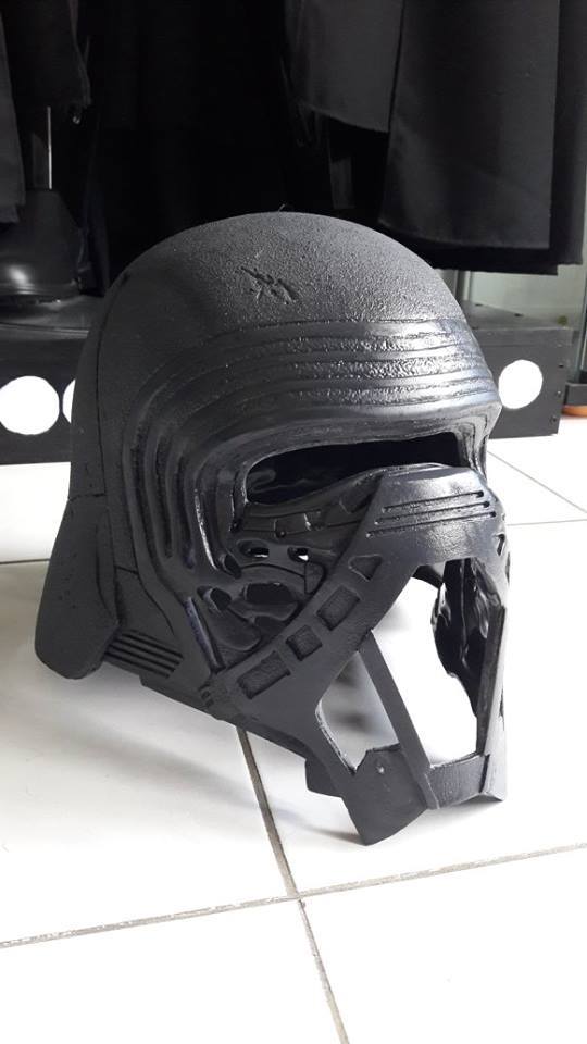 CASQUE KYLO REN N°2 7404621775734210212099796030836733297066978807330n