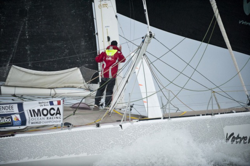 Le Vendée Globe au jour le jour par Baboune - Page 36 742578arriveedebertranddebrocvotrenomautourdumonde9emer6440