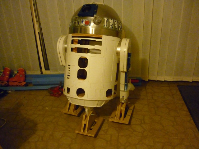 R2D2 Taille réelle par anakin 764155P1030032