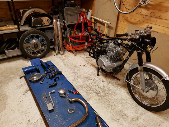 La restauration de la CB450 de Gégé.... - Page 3 76538420161113183425