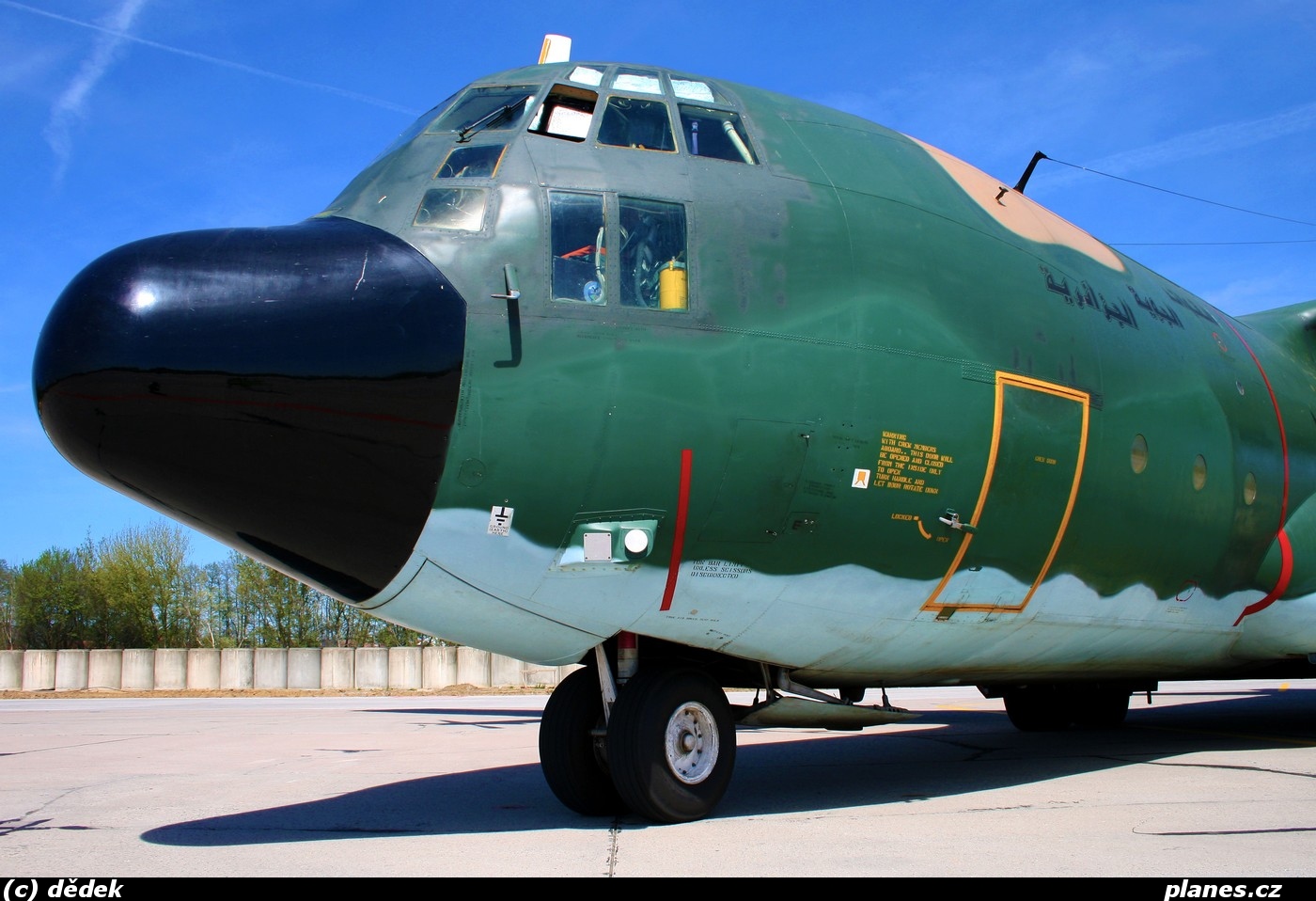 صور طائرات النقل والشحن الجزائرية [ C-130H/H30  /  Hercules ]  - صفحة 2 766531c130h7twhjalgerianairforcepardubicepedlkpd