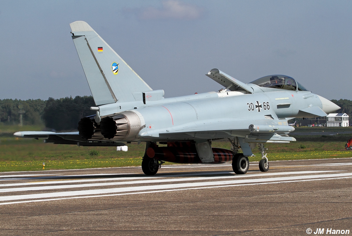 BELGIAN AIR FORCE DAYS - Klein Brogel 12.09.2014 - Page 2 767344DEF200008EBBL1209143066GF