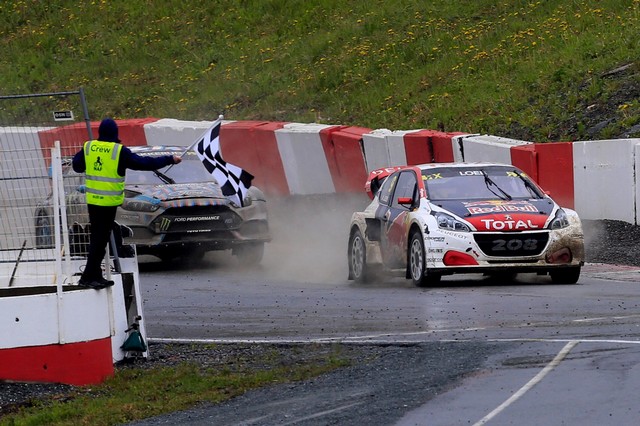 Rallycross - Sébastien Loeb signe à Hell un nouveau podium, les deux Peugeot 208 WRX 2017 en finale 772251593c0d46bc247