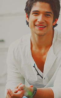 Tyler Posey ▬ 200*320 773359tylerposey10