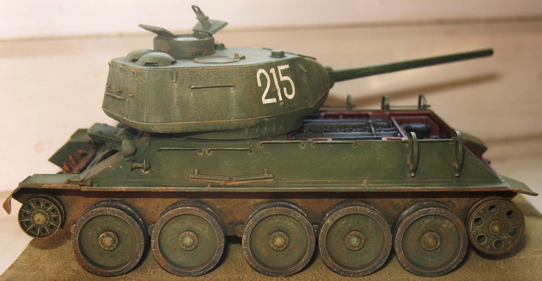 T34/85 AFVclub 1/35 "full intérior" - Page 6 777986IMG0027