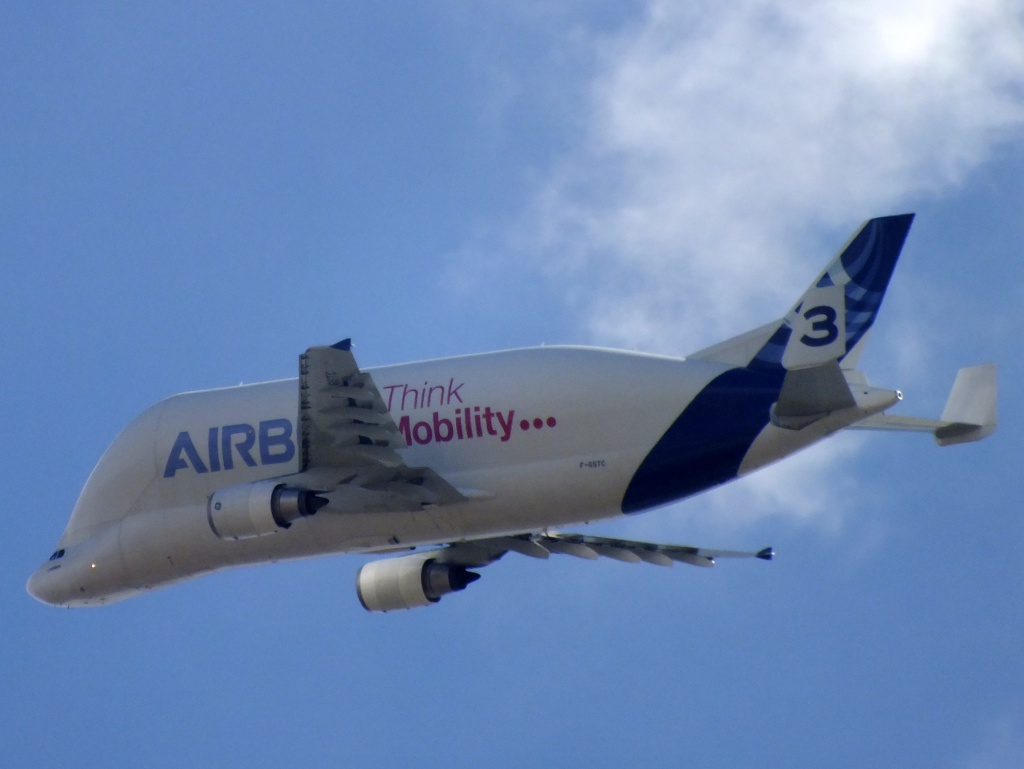 Spotting du 13/08/2013 : A340 Airbus Industrie en RDG+A330 Air transat nouvelle déco+Bélouga N°3 Tink Mobility !!! 781330Aoutn7022