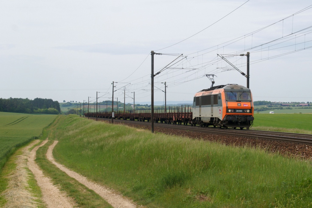 Quelques trains autour de Dijon 784914134BMai2014