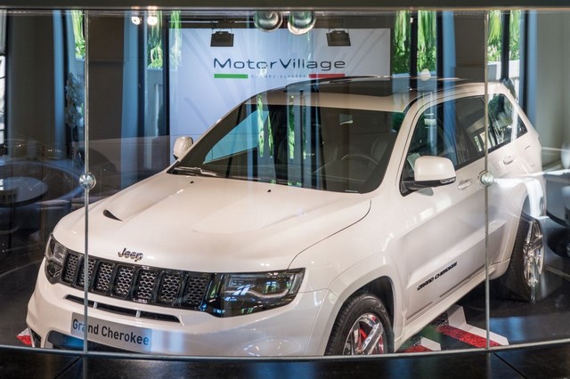 Nouvelle exposition Jeep® à MotorVillage : "Tracez votre propre route 786928GrandCherokee8