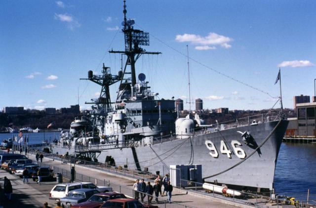 DESTROYERS CLASSE FORREST SHERMAN 789606USS_Edson_4