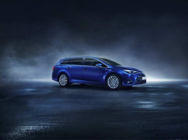 Toyota dévoilera la nouvelle Avensis au Salon de Genève 790392AVENSISSTUDIO08DPL201578BLUE2