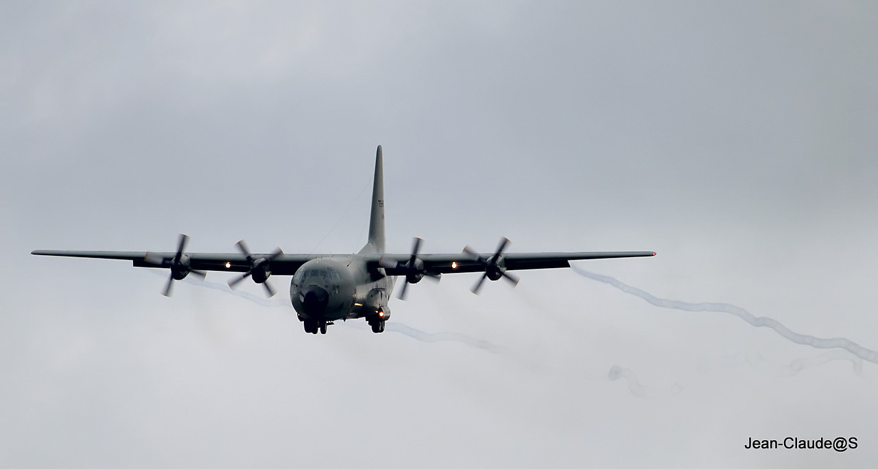 Tunisia Air Force Lockheed Hercules C-130 TS-MTC le 12.11.13 795726IMG0133filtered