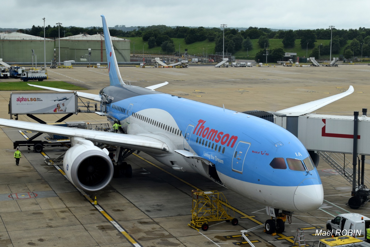 London Gatwick Airport (EGKK) Juillet 2016   802387DSC10473