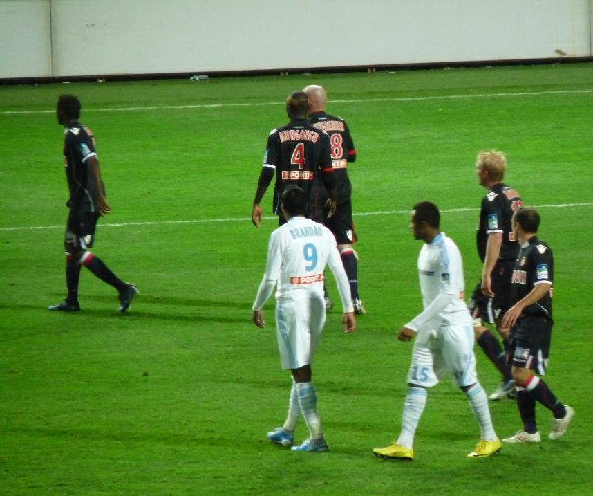 O VELODROME DESERT   LES MARSEILLAIS SE LIGUENT CONTRE MONACO 2 A 1 808024P1120431JPG