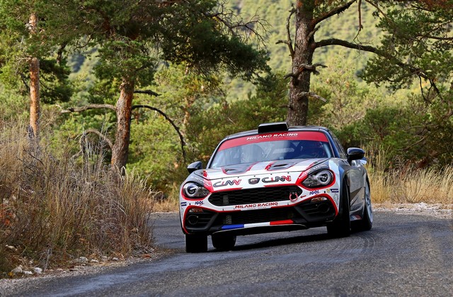 La nouvelle Abarth 124 rally au départ du Rallye du Var 810774Abarth124RGToct2017NCiamin