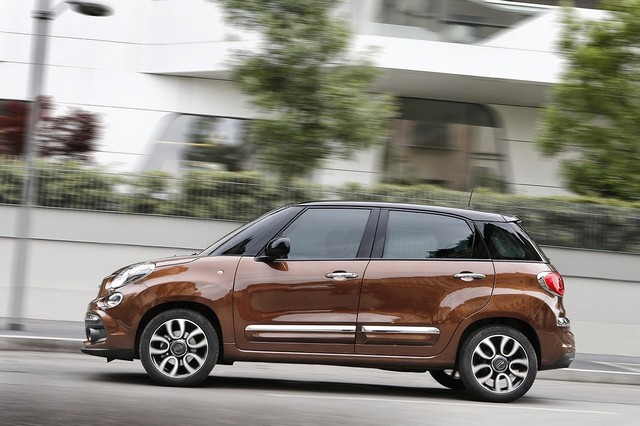 La Nouvelle Fiat 500L 812308170522FiatNew500LLounge02