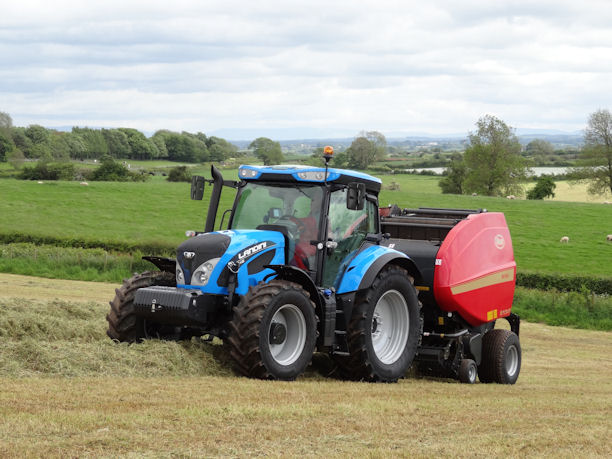 NOVEDADES TRACTORES - 2017 - Página 4 820066Landini6145VSHIFT