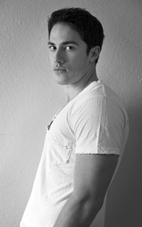 ▬ Michael Trevino 825037107771110