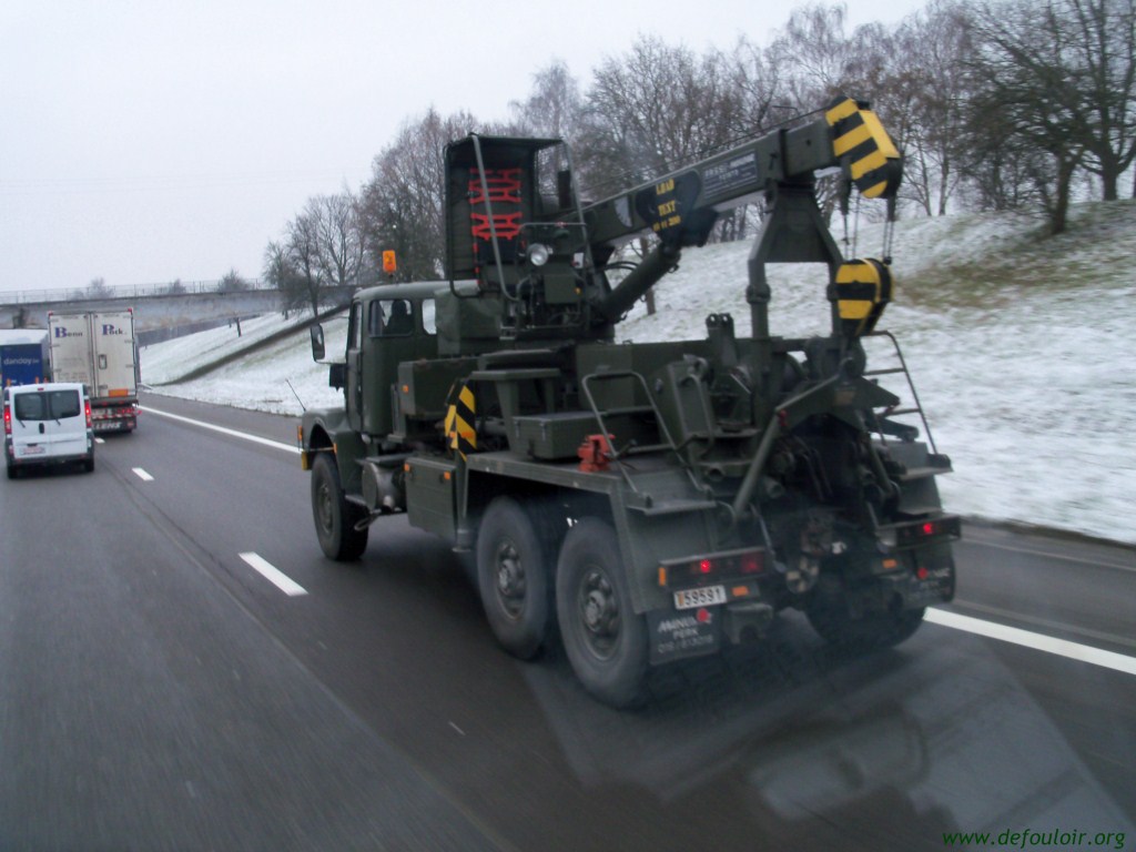 Militaires belge sur l'autoroute d'Avers 828295MilitaireBelgeautoroutedAnversfvrier20112