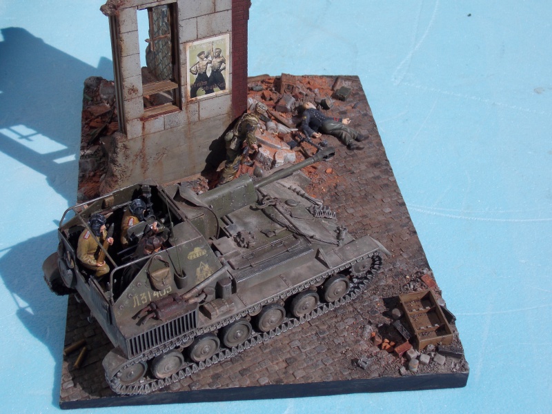 SU 76 M TAMIYA 1/35 avec ruine VERLINDEN 828876DSCN4505