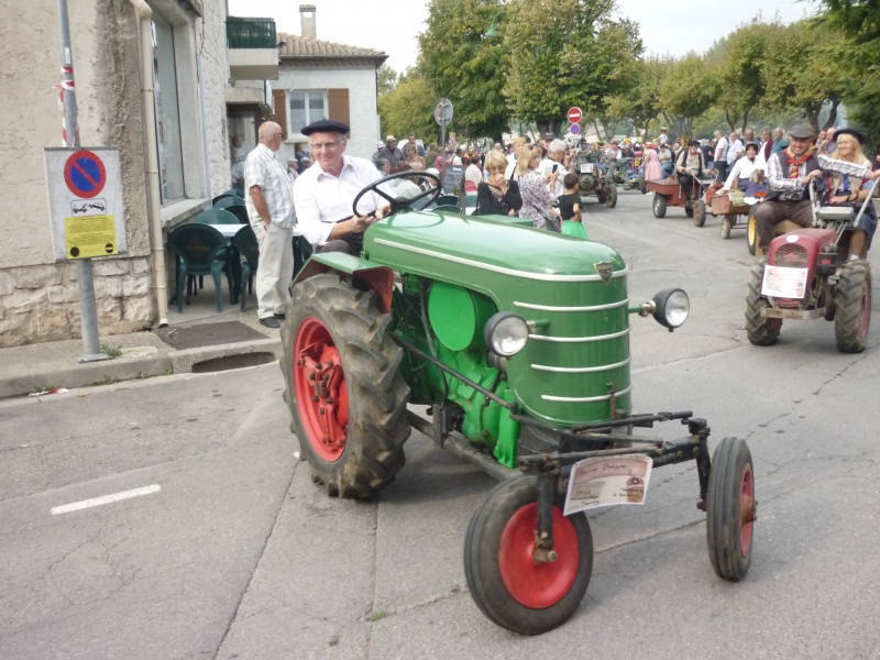 Défilé des vieux tracteurs 834735SENAS5Oct2014205