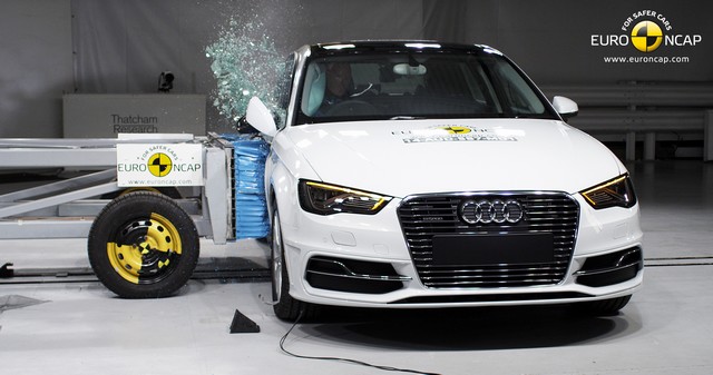 Crash-tests Euro NCAP : 5 étoiles pour l’Audi A3 Sportback e-tron 836180AudiA3Sportbacketron1