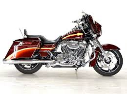 Street Glide CVO combien sommes nous sur Passion-Harley - Page 4 849229streetCVO2010rouge