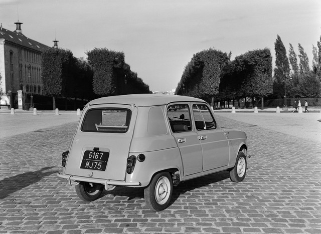 Renault participe au "4L INTERNATIONAL" 2017 et dévoile des images d’archives inédites 8624739399116