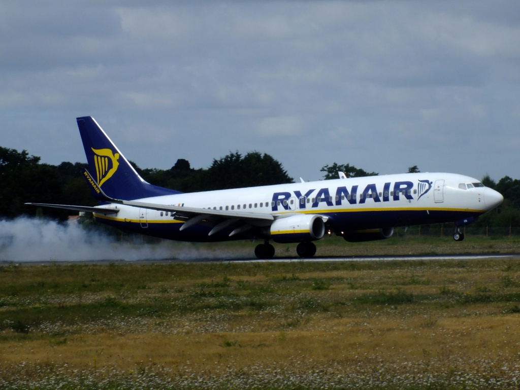 Spotting du 24/08/2013 : Patrouille de France + Transall + Cartouches dorrés - Page 4 862625Aoutn11221