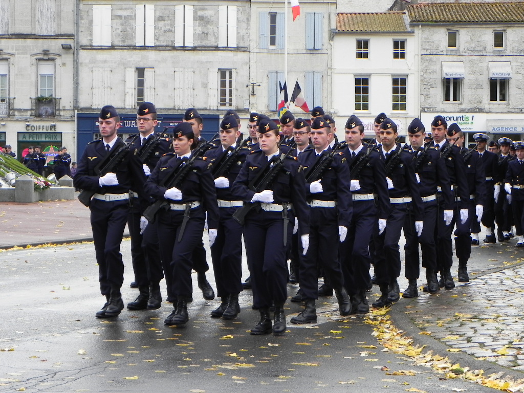 [ Histoires et histoire ] Cérémonie du 11 novembre - Page 2 86516231j