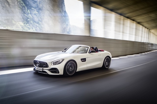 Les nouveaux Mercedes-AMG GT Roadster et Mercedes-AMG GT C Roadster: Coup double pour la « Driving Performance » en mode cabriolet 86984916C821010D323396