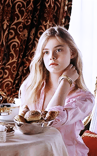 Elle Fanning avatars 200x320 pixels 877064avaellepain