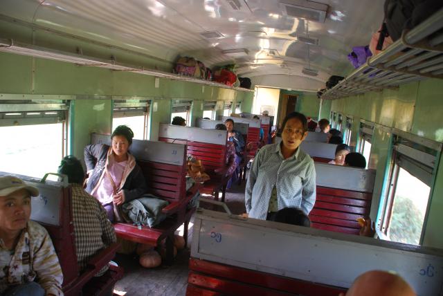 Le train en Asie du sud-est  880176DSC1434