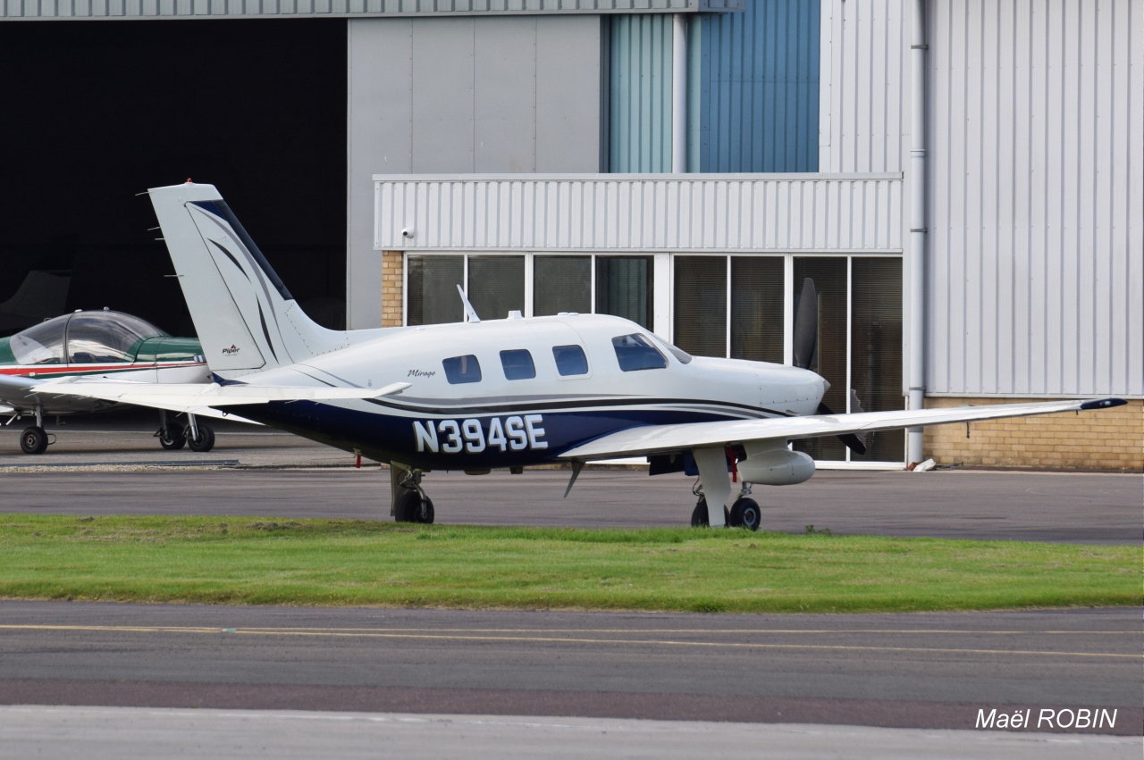 Gloucester Gloucestershire Airport (EGBJ)  880580DSC0164