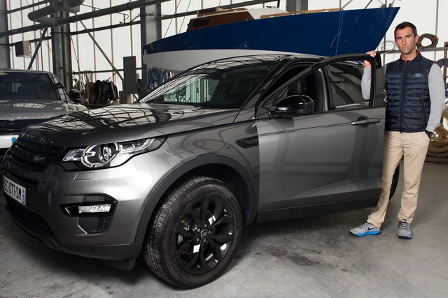 Land Rover France Encourage Armel Le Cleac'h Avant Le Départ Du Vendée Globe Et Devient « Voiture Officielle » De Cette 8ème édition  885152armellecleach7041